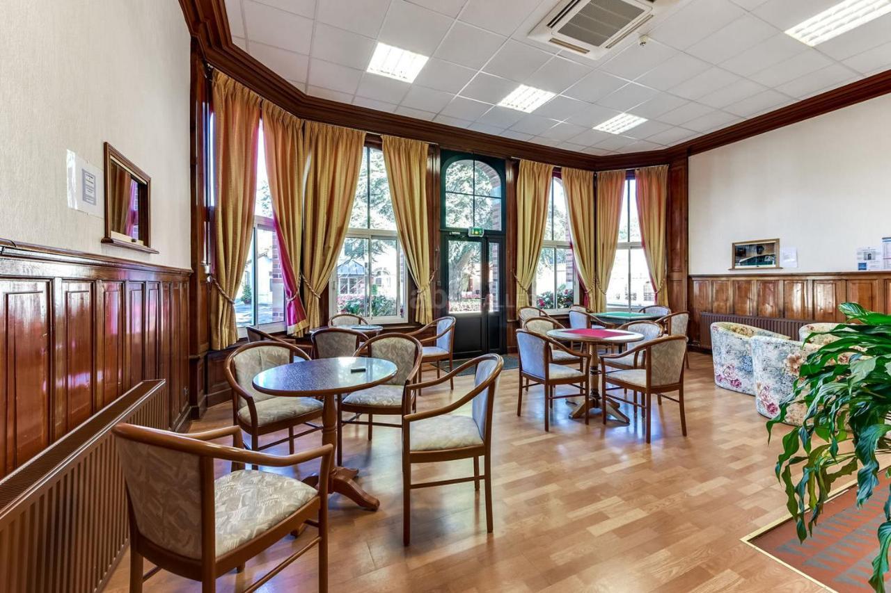 Hotel-Restaurant Domaine De La Grande Garenne Neuvy-sur-Barangeon Ngoại thất bức ảnh