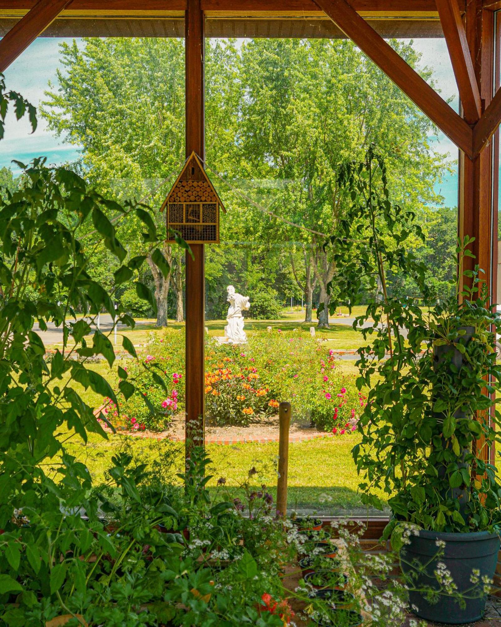 Hotel-Restaurant Domaine De La Grande Garenne Neuvy-sur-Barangeon Ngoại thất bức ảnh