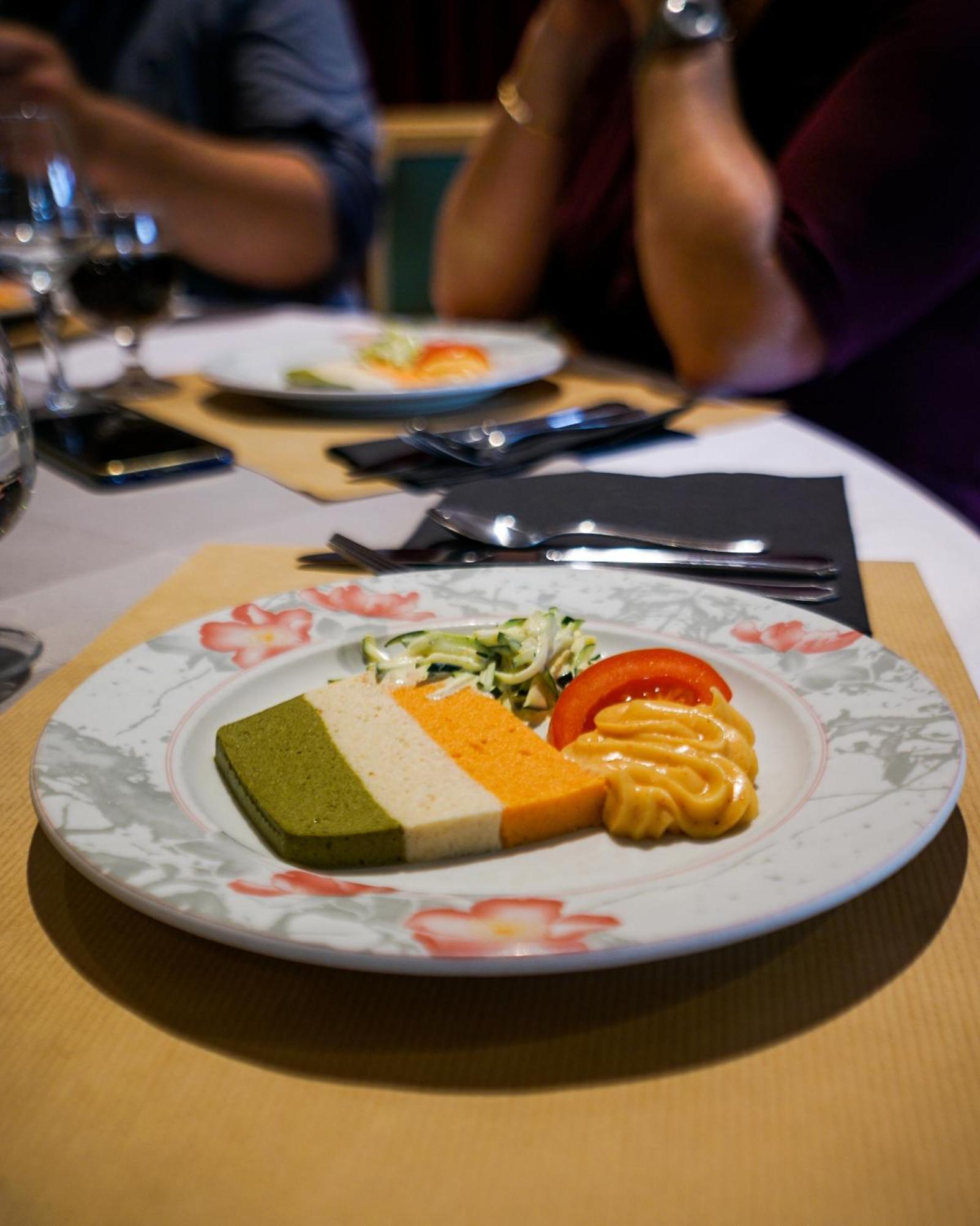 Hotel-Restaurant Domaine De La Grande Garenne Neuvy-sur-Barangeon Ngoại thất bức ảnh